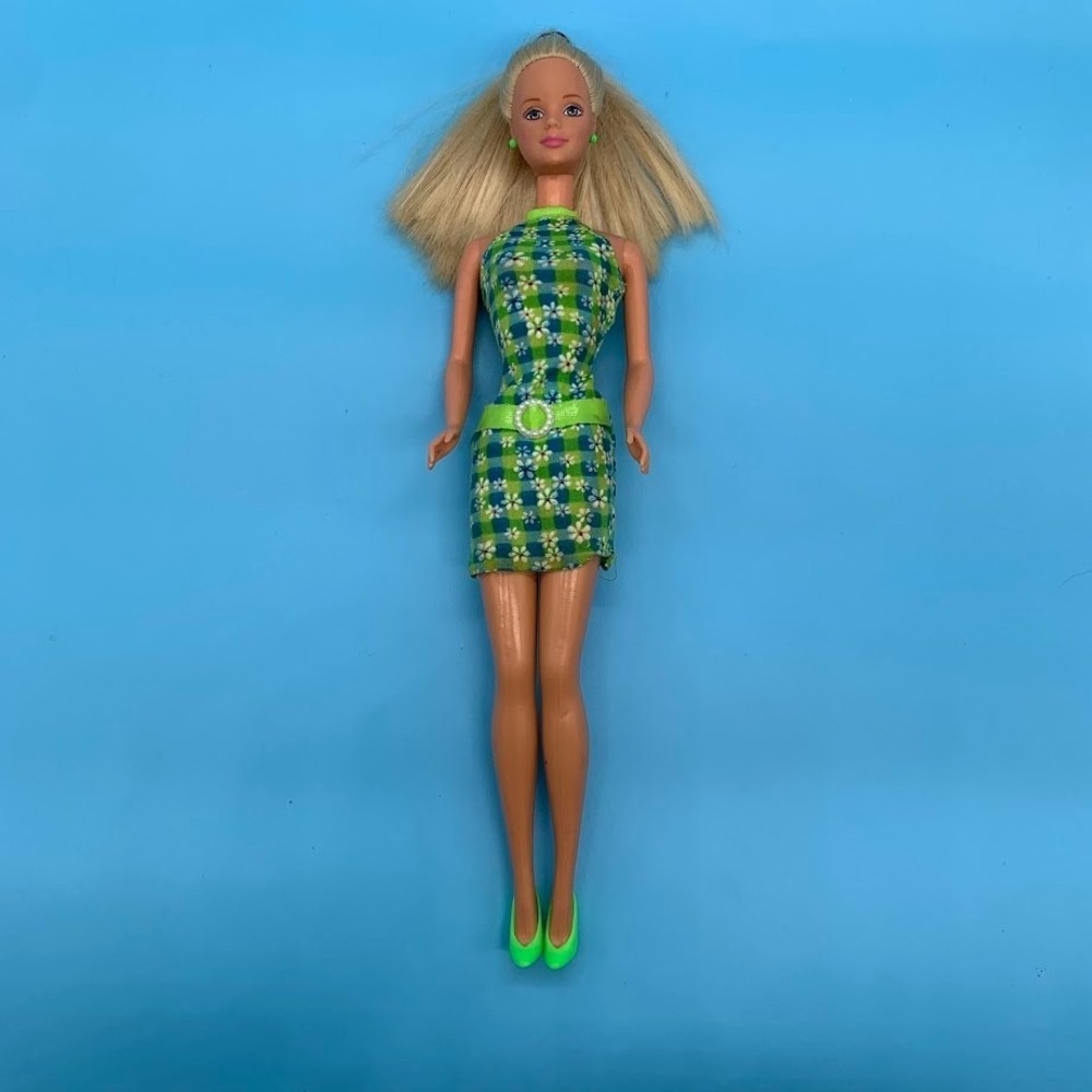 Barbie Pretty in Plaid Blonde Barbie‎ Doll #20666 Mattel Vintage 1998